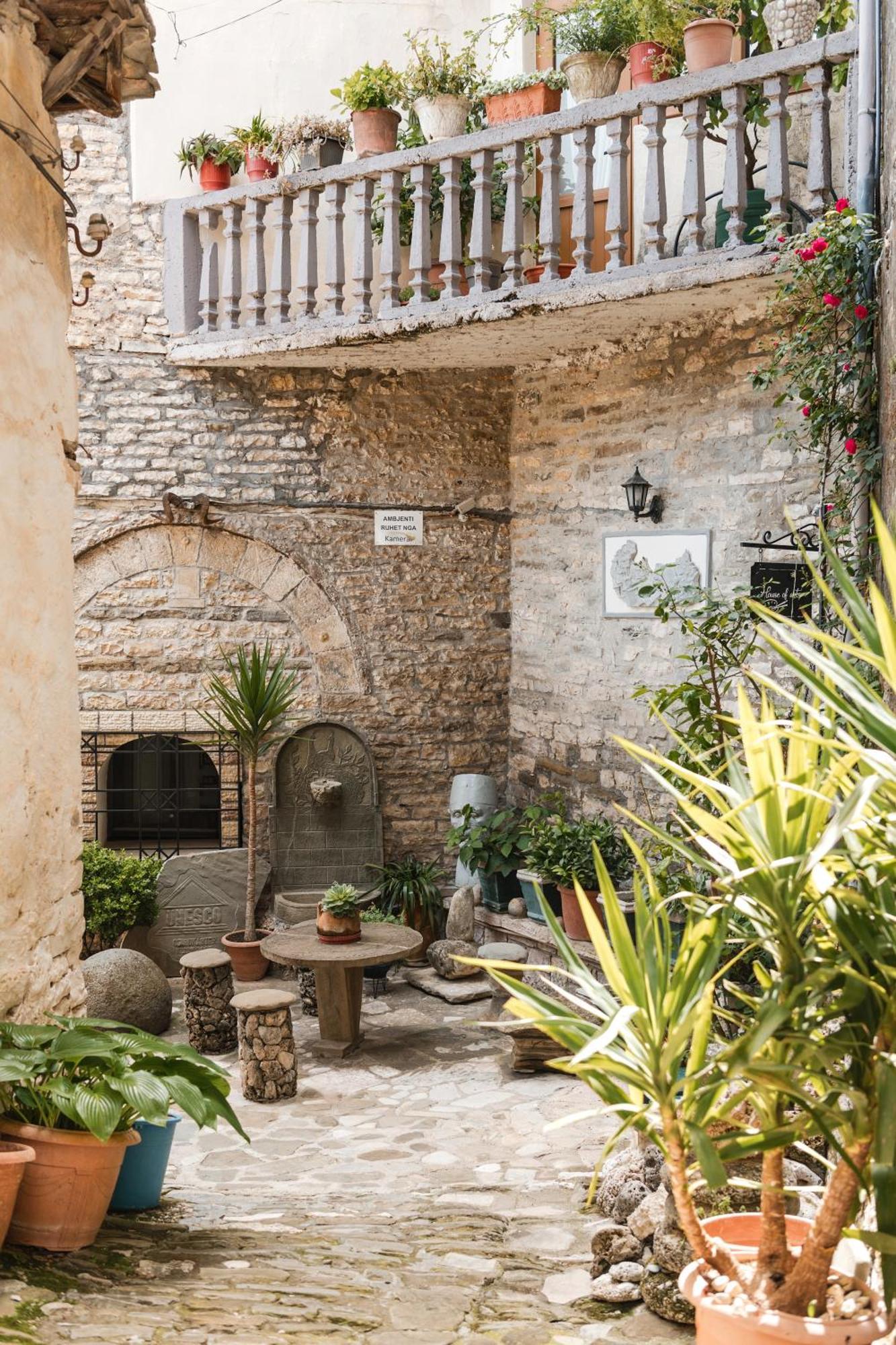Dam Stone Boutique Hotel Gjirokastër Exterior foto